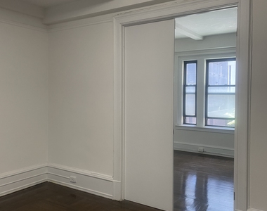 West 55th Street - Photo Thumbnail 2