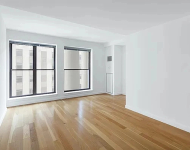 37 Wall Street - Photo Thumbnail 2