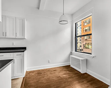 12 East 86th Street - Photo Thumbnail 2