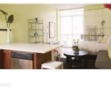 184 Thompson St - Photo Thumbnail 1