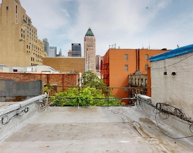 Tenth Avenue - Photo Thumbnail 3