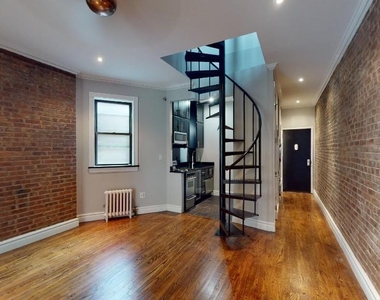 Tenth Avenue - Photo Thumbnail 2