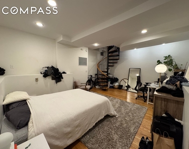 344 W 17th Street - Photo Thumbnail 10
