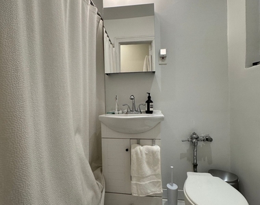 344 W 17th Street - Photo Thumbnail 2