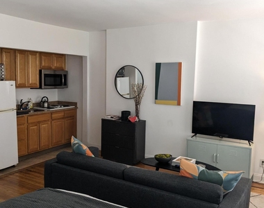 216 E 32nd Street - Photo Thumbnail 3
