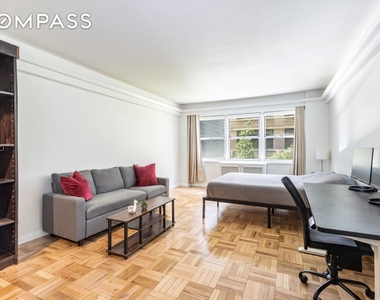 321 E 45th Street - Photo Thumbnail 0