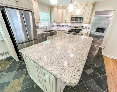 2307 Rubart Drive - Photo Thumbnail 8