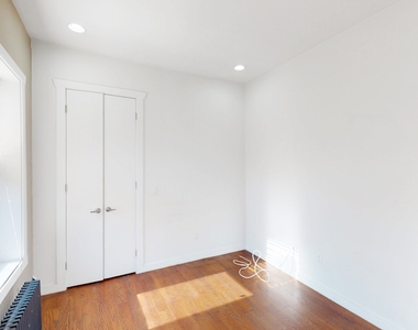 410 Eastern Parkway - Photo Thumbnail 4