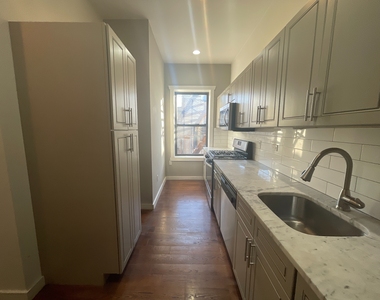 410 Eastern Parkway - Photo Thumbnail 7