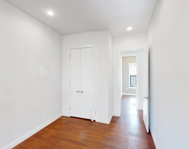 410 Eastern Parkway - Photo Thumbnail 3