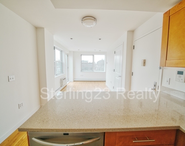 25-44 Crescent Street - Photo Thumbnail 3