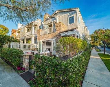 700 Acacia Avenue - Photo Thumbnail 1