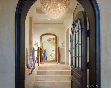 11 Emerald Bay - Photo Thumbnail 1