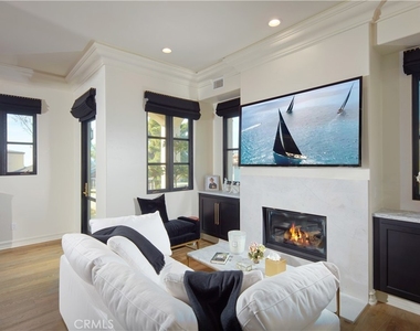 11 Emerald Bay - Photo Thumbnail 10