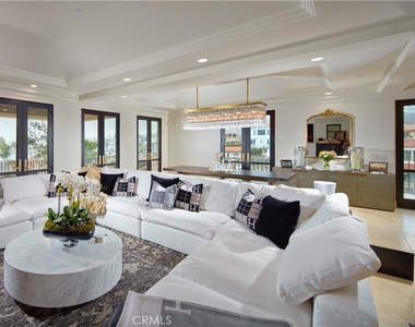 11 Emerald Bay - Photo Thumbnail 5