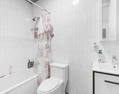 483 Evergreen Avenue - Photo Thumbnail 6