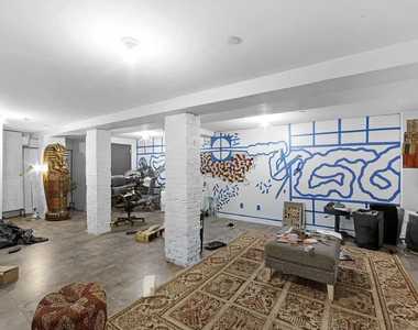 483 Evergreen Avenue - Photo Thumbnail 8