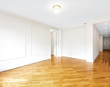 E 81st St - Photo Thumbnail 1
