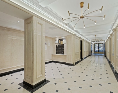 E 81st St - Photo Thumbnail 11