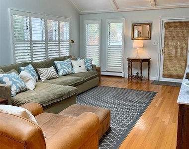 6 Lynn Court - Photo Thumbnail 1
