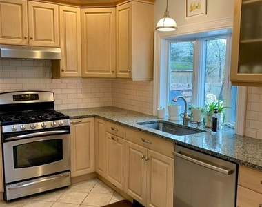 6 Lynn Court - Photo Thumbnail 4