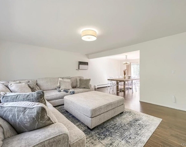 31 Gleason Drive - Photo Thumbnail 5