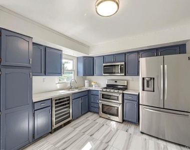 31 Gleason Drive - Photo Thumbnail 11