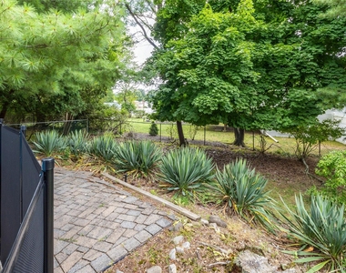 31 Gleason Drive - Photo Thumbnail 44