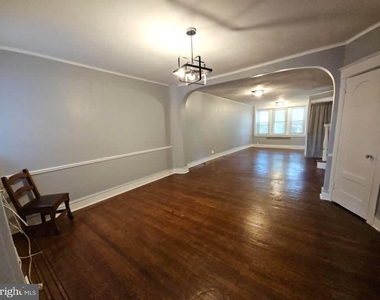 5736 Woodcrest Avenue - Photo Thumbnail 2