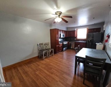 5736 Woodcrest Avenue - Photo Thumbnail 6