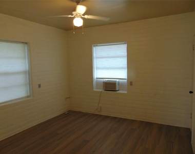 1701 E 38th St - Photo Thumbnail 4