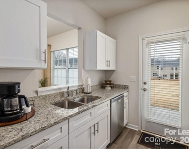 8435 Jane Drive - Photo Thumbnail 9