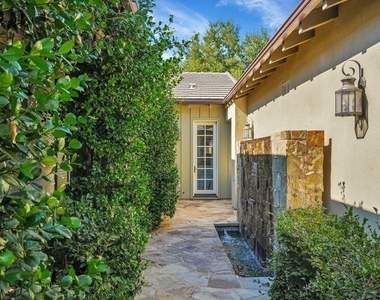 29734 Mulholland Highway - Photo Thumbnail 6