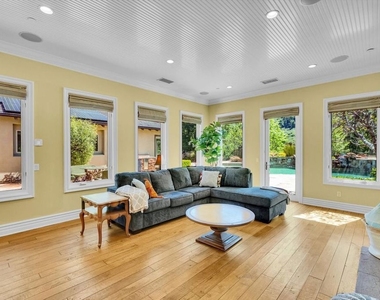 29734 Mulholland Highway - Photo Thumbnail 10