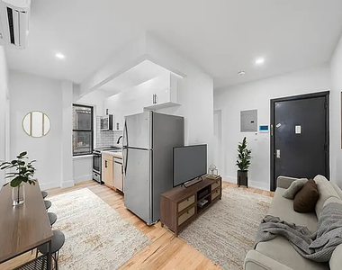 312 Manhattan Avenue - Photo Thumbnail 8