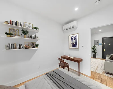 312 Manhattan Avenue - Photo Thumbnail 6
