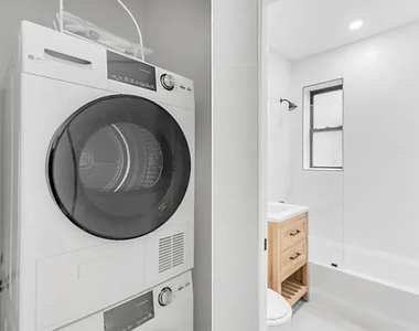 312 Manhattan Avenue - Photo Thumbnail 2