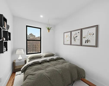 312 Manhattan Avenue - Photo Thumbnail 4
