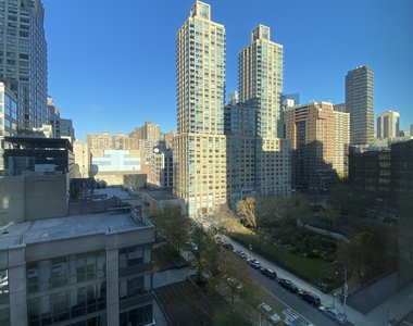400 West 63rd Street - Photo Thumbnail 10