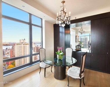 450 E 83rd St - Photo Thumbnail 4