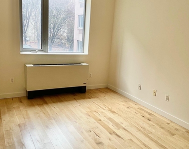 1810 3rd Avenue - Photo Thumbnail 3