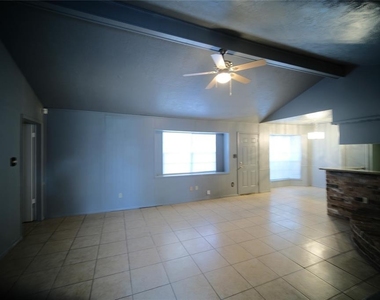 12327 Bexley Drive - Photo Thumbnail 3