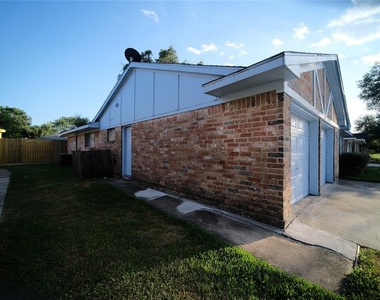 12327 Bexley Drive - Photo Thumbnail 1
