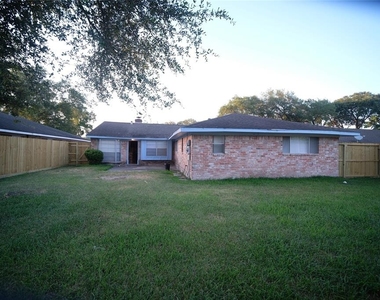 12327 Bexley Drive - Photo Thumbnail 13
