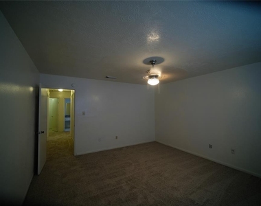 12327 Bexley Drive - Photo Thumbnail 10