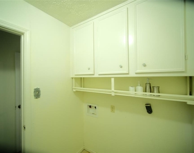 12327 Bexley Drive - Photo Thumbnail 7