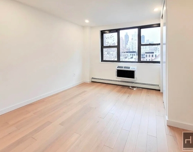 East 59th Street - Photo Thumbnail 2