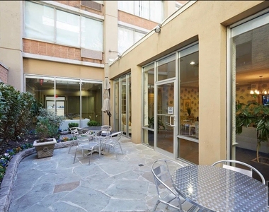 East 57th Street - Photo Thumbnail 7