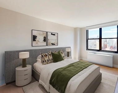 East 95th Street - Photo Thumbnail 4