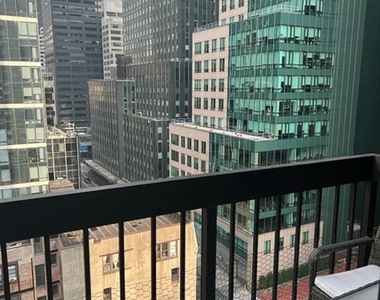 East 40th Street - Photo Thumbnail 5